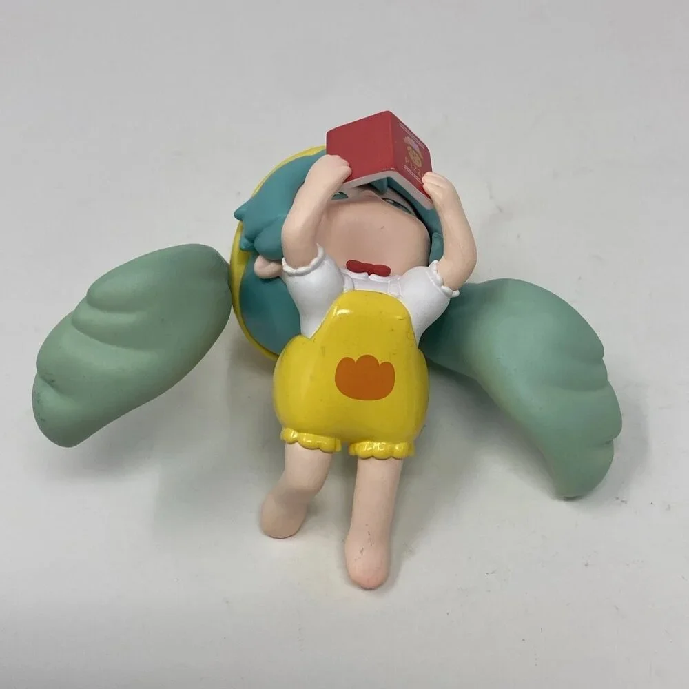 Hatsune Miku collectible figure statue Chicken Chick Hat Reading A Book - Picture 4 of 9